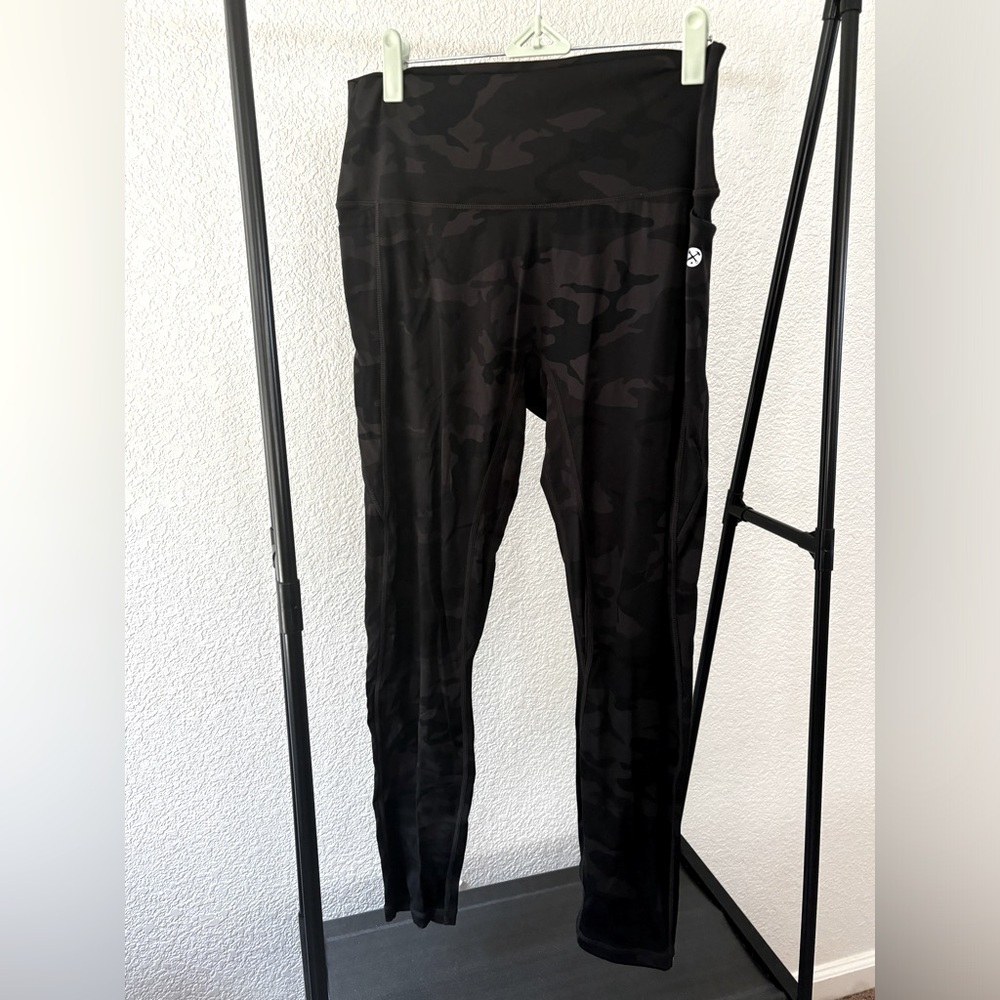 Dixxon Camo Active Leggings
